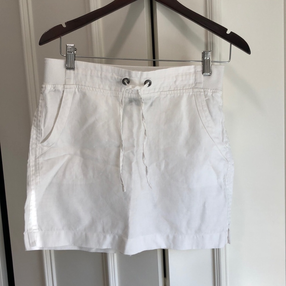 Athleta size 2 white linen mini skirt